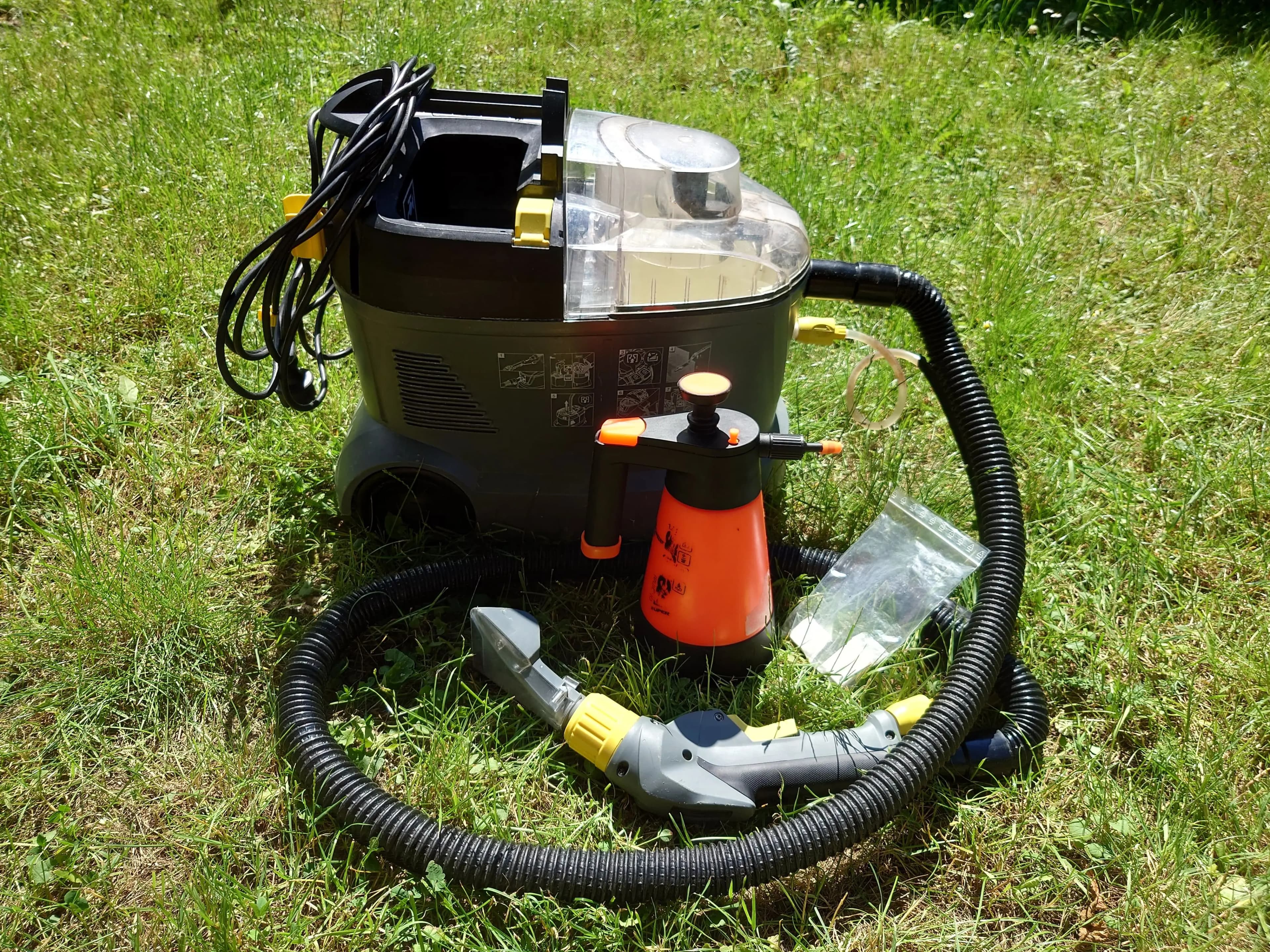 KARCHER Plaunamo siurblio Karcher PUZZI 8/1 nuoma - nuotrauka 2, valymo įrangos nuoma Klaipėdoje