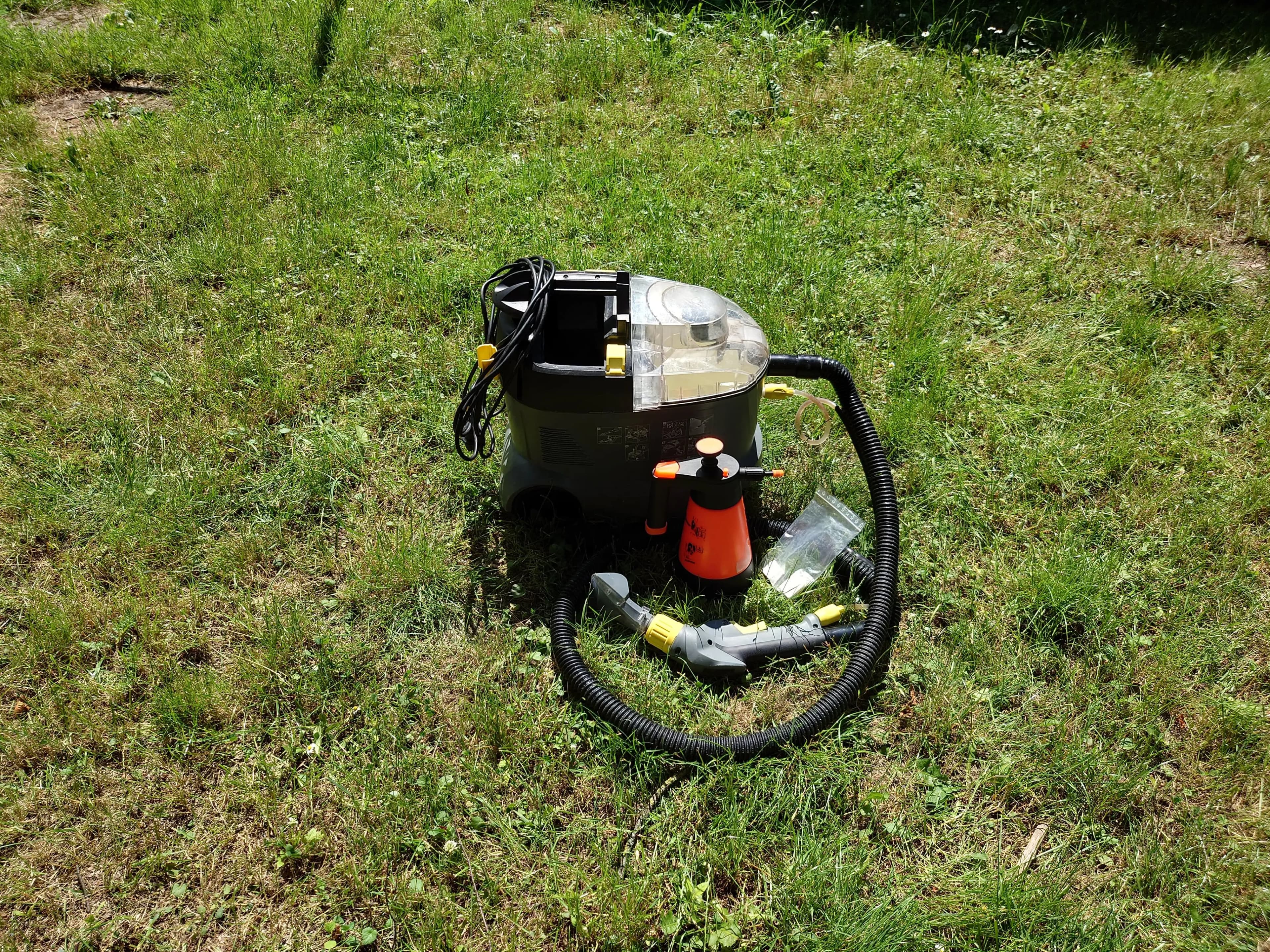 KARCHER Plaunamo siurblio Karcher PUZZI 8/1 nuoma - nuotrauka 4, valymo įrangos nuoma Klaipėdoje